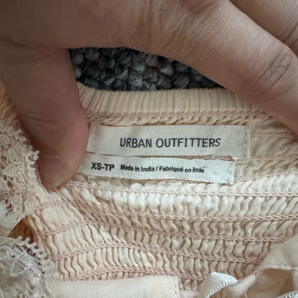 Babydoll Coquette Feminine Soft girl Urban Outfitters Peach Lace Romper Size XS - Picture 6 of 8